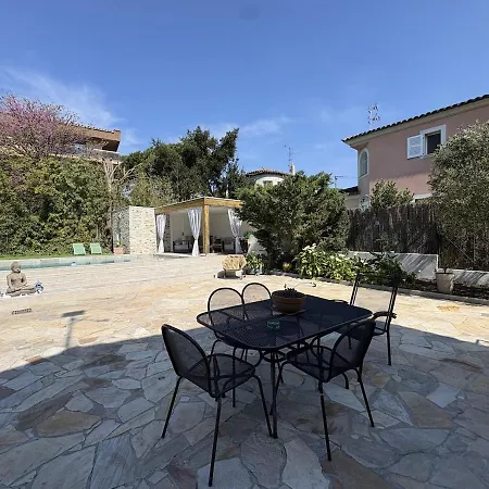 Apartment Tres Bel Deux Situe En De Villa, Piscine Et Jardin Privatifs, 2 Places De Parking Frejus